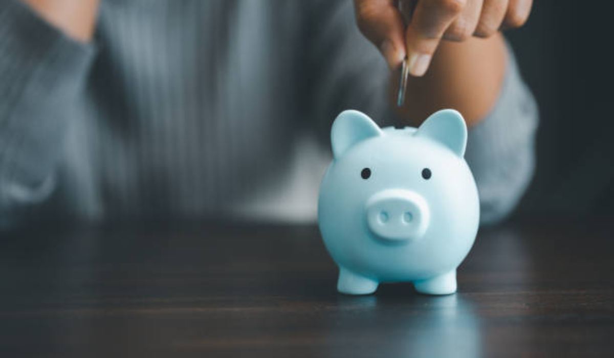 Financial advisor explains simple way to maximise savings and reduce your tax bill before October 31